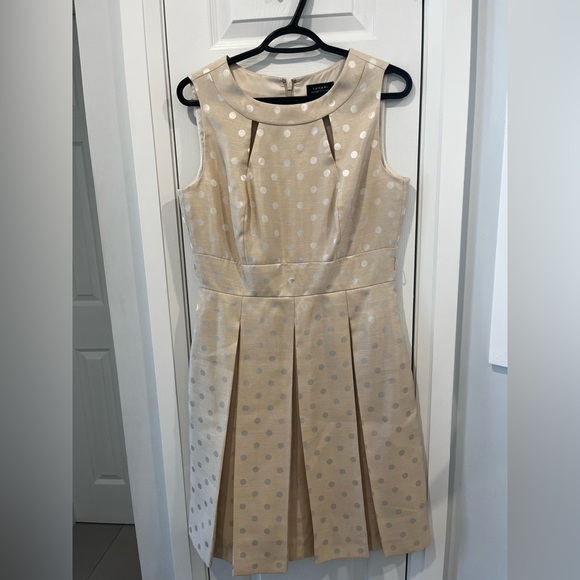 Sleeveless, Polka Dot Pleated Classic Dress Size 8 Tahari By Arthur S Levine - Picture 8 of 13